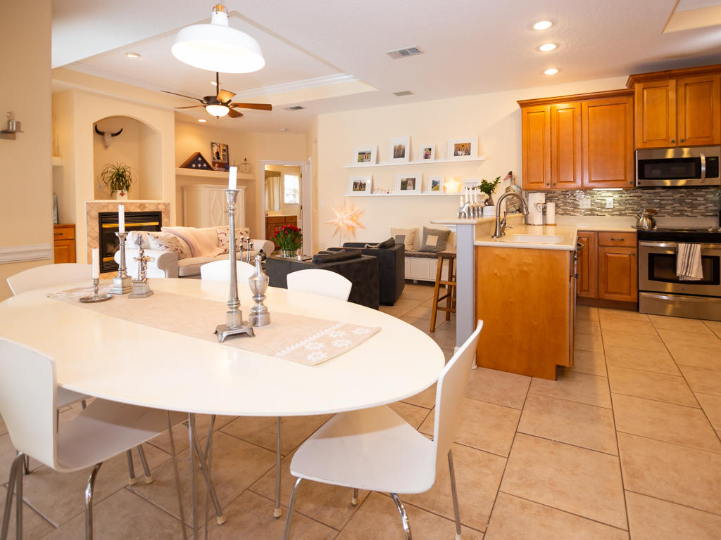 CHARDONNAY ESTATES - Residential