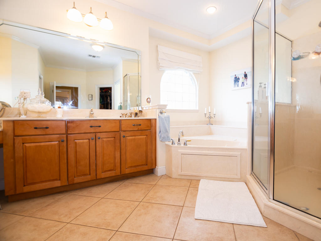 CHARDONNAY ESTATES - Residential