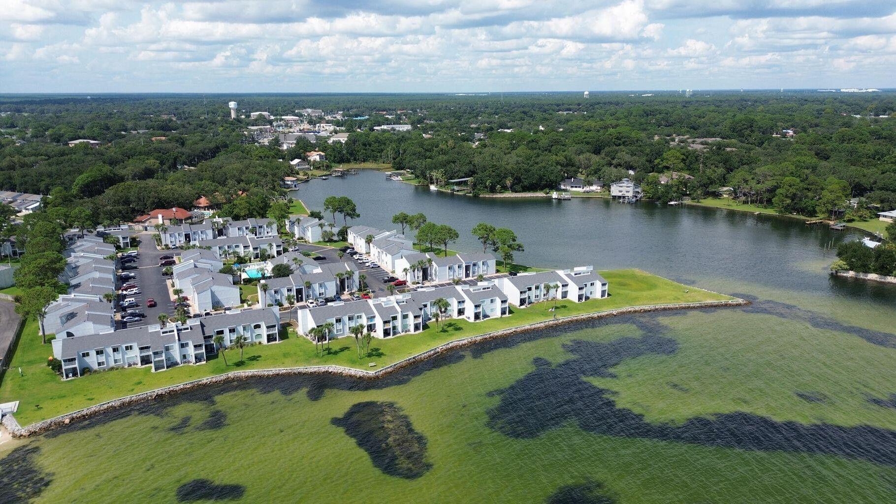 FINISTERRA CONDO - Residential