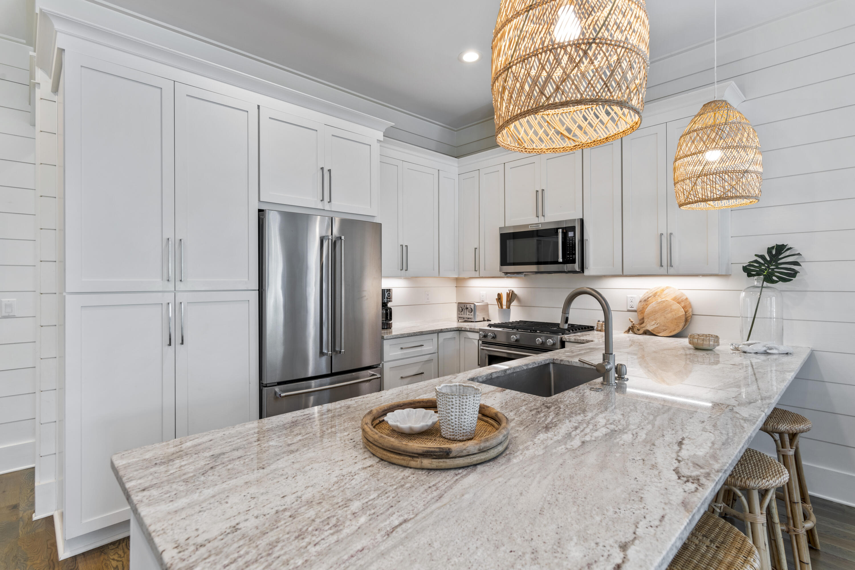 LAKESIDE AT BLUE MOUNTAIN BEACH - Residential