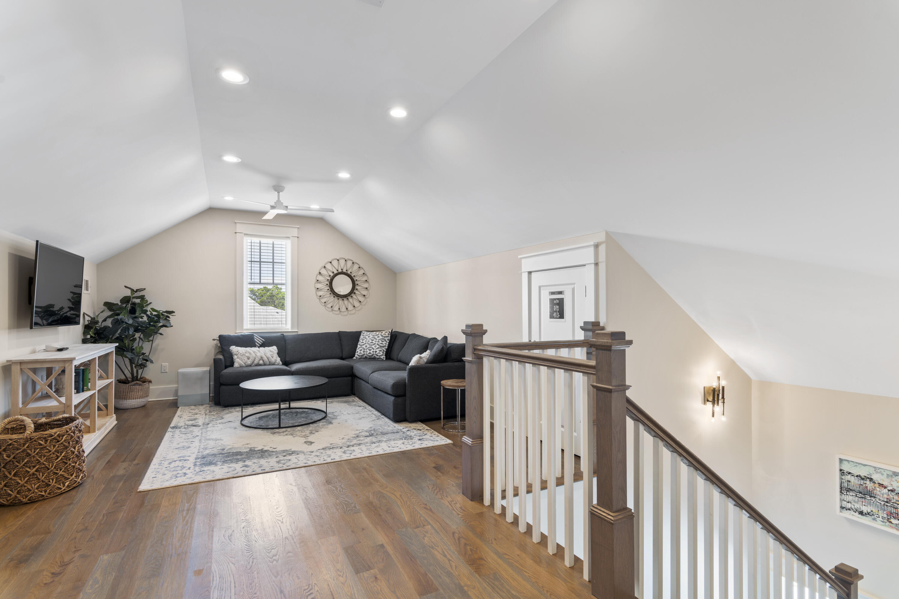 LAKESIDE AT BLUE MOUNTAIN BEACH - Residential