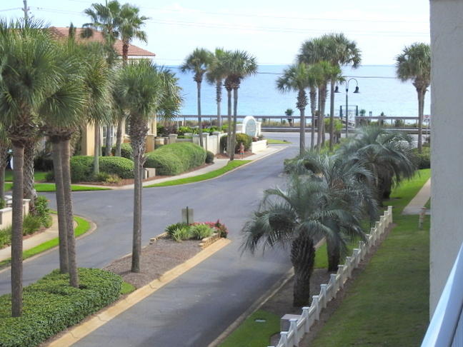 MARAVILLA CONDO 3 - Residential