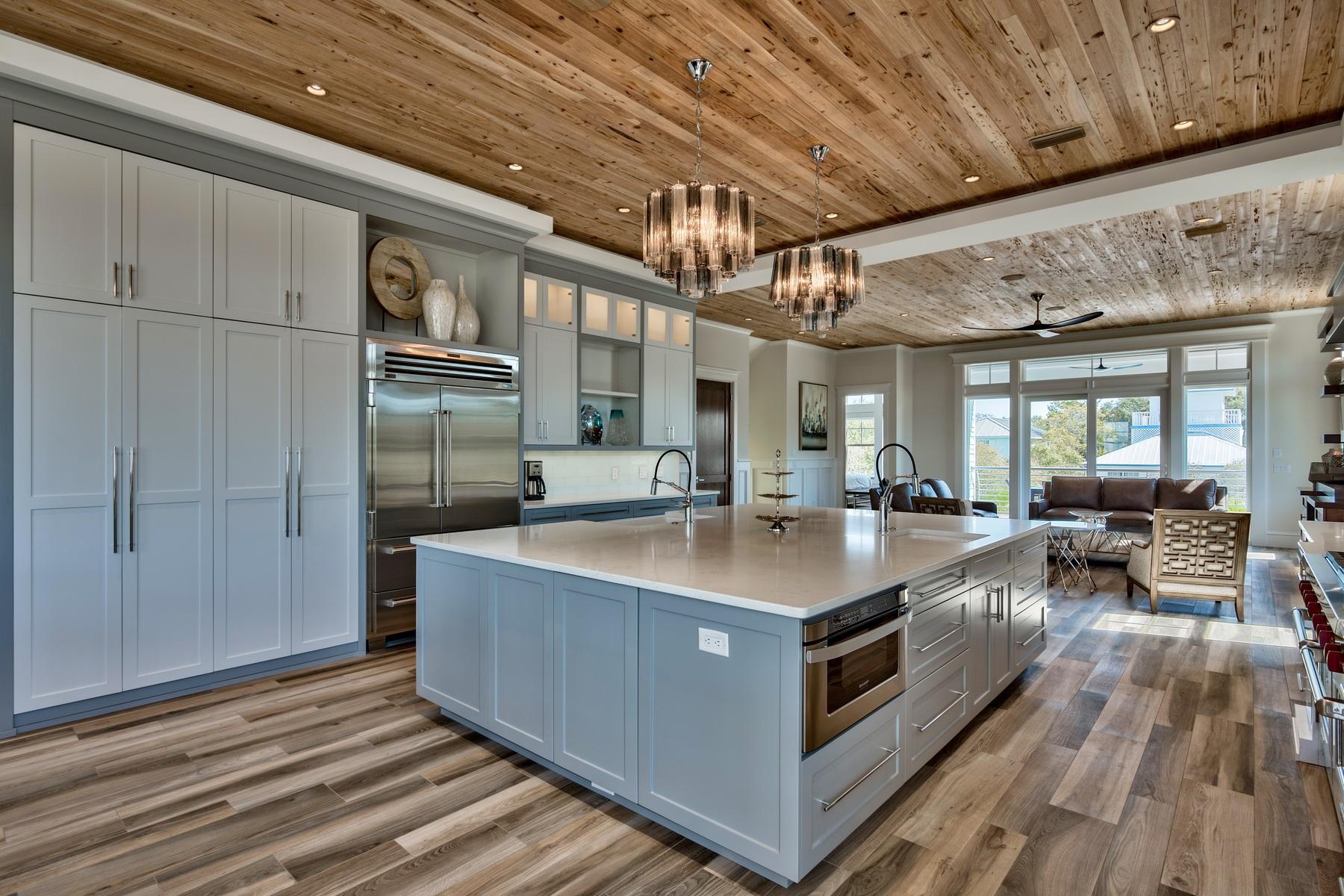 CRYSTAL BEACH - Residential