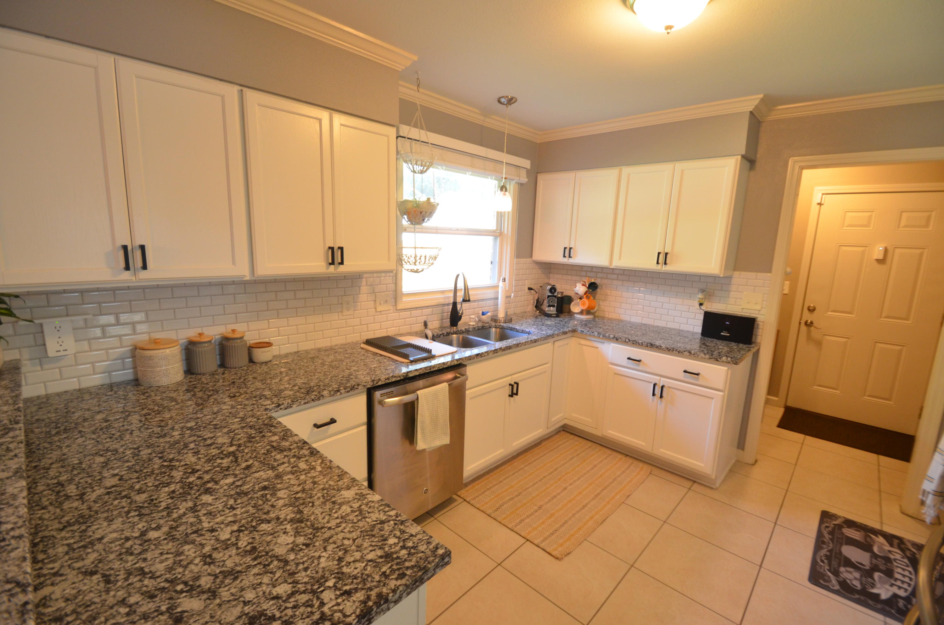 ELLIOTTS POINT 10TH ADDN - Residential