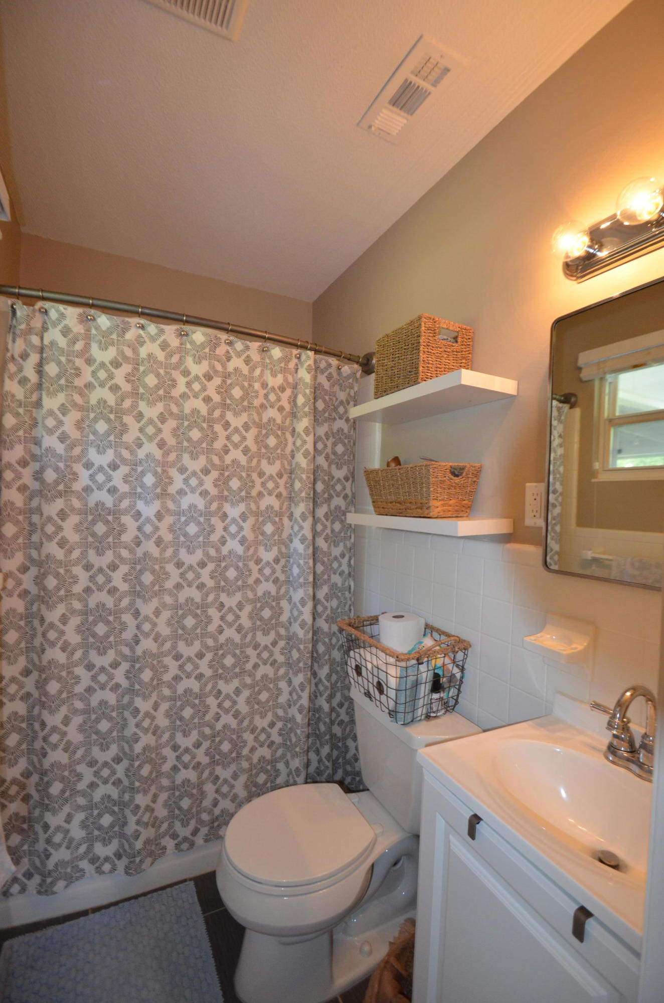 ELLIOTTS POINT 10TH ADDN - Residential