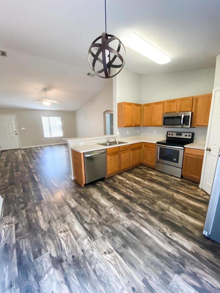 RIDGE CREST PH II - Residential Lease
