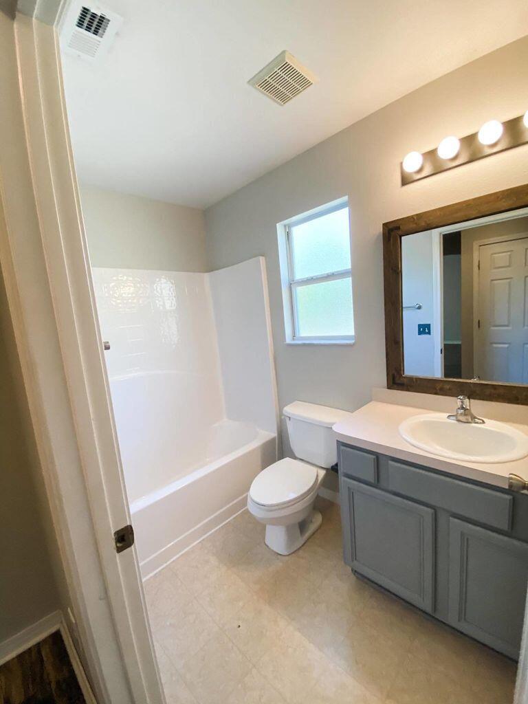 RIDGE CREST PH II - Residential Lease