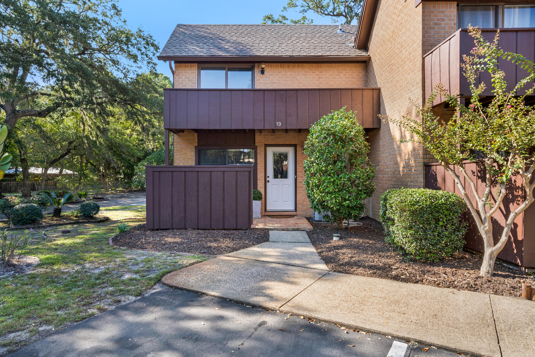 **6 month minimum rentals** New roofs 2021. 2 Bed 3 Bath Updated townhome in Destin a stones throw away from the water!! Highly desirable corner unit with an expansive top patio built over the added on sunroom. The top patio is the only one of it's kind in the entire complex. Updated with hurricane resistant sliding glass doors, LVP throughout, Beautifully tiled kitchen and bathrooms, Butcher block countertops, new appliances, New tub and shower. The upstairs has two full bathrooms one off of each bedroom. This is unique to this unit as most only have a single bath upstairs. Brand new stained pine stairs and fresh paint throughout.