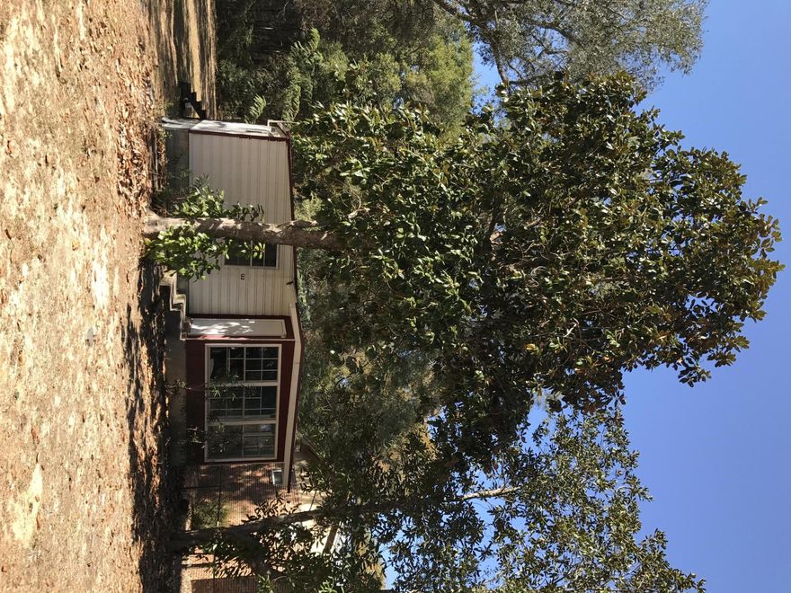 This home has a great location. With schools, restaurants, Publix, Dollar store and more, only minutes away. New tile has been added to the kitchen and bath. Seller motivated! Bring any and all offers.