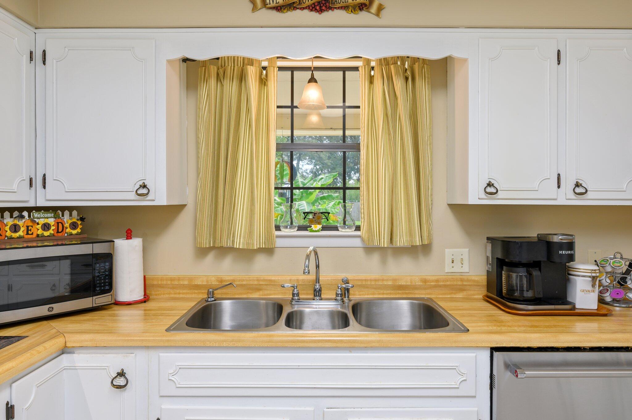 HOLLY HILLS - Residential