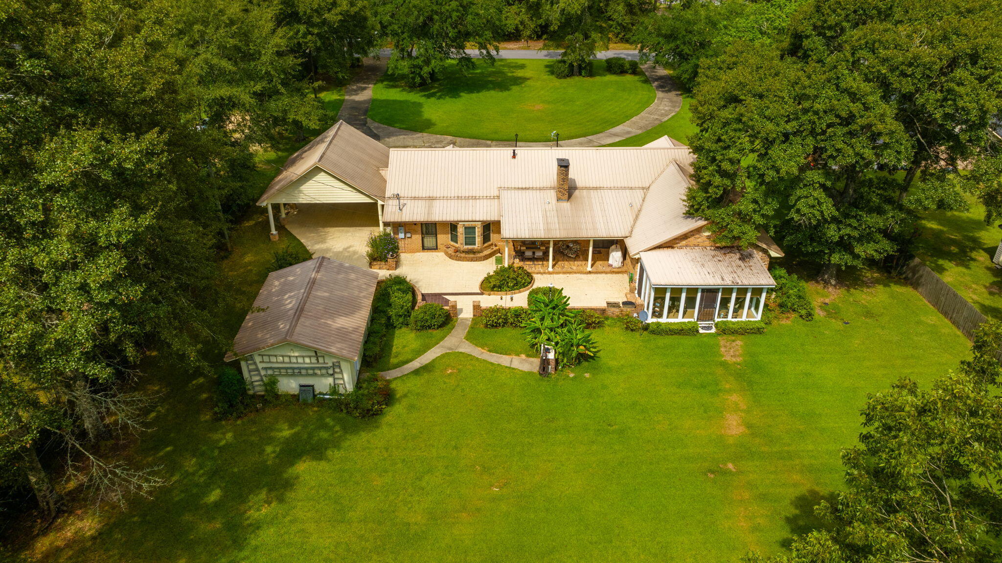 HOLLY HILLS - Residential