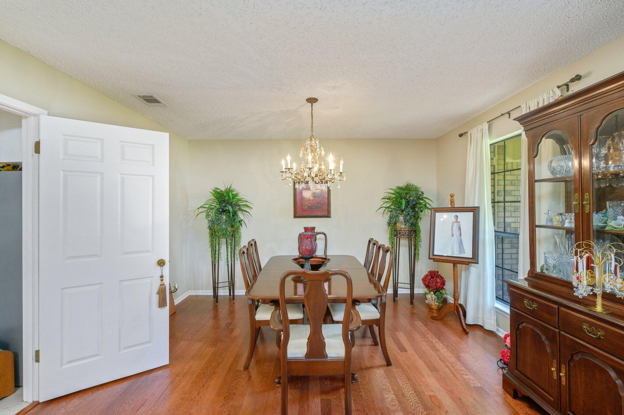 HOLLY HILLS - Residential