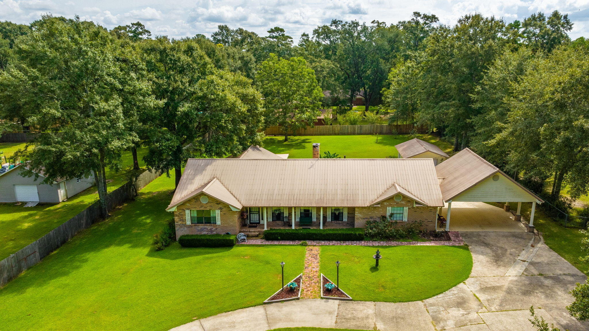 HOLLY HILLS - Residential