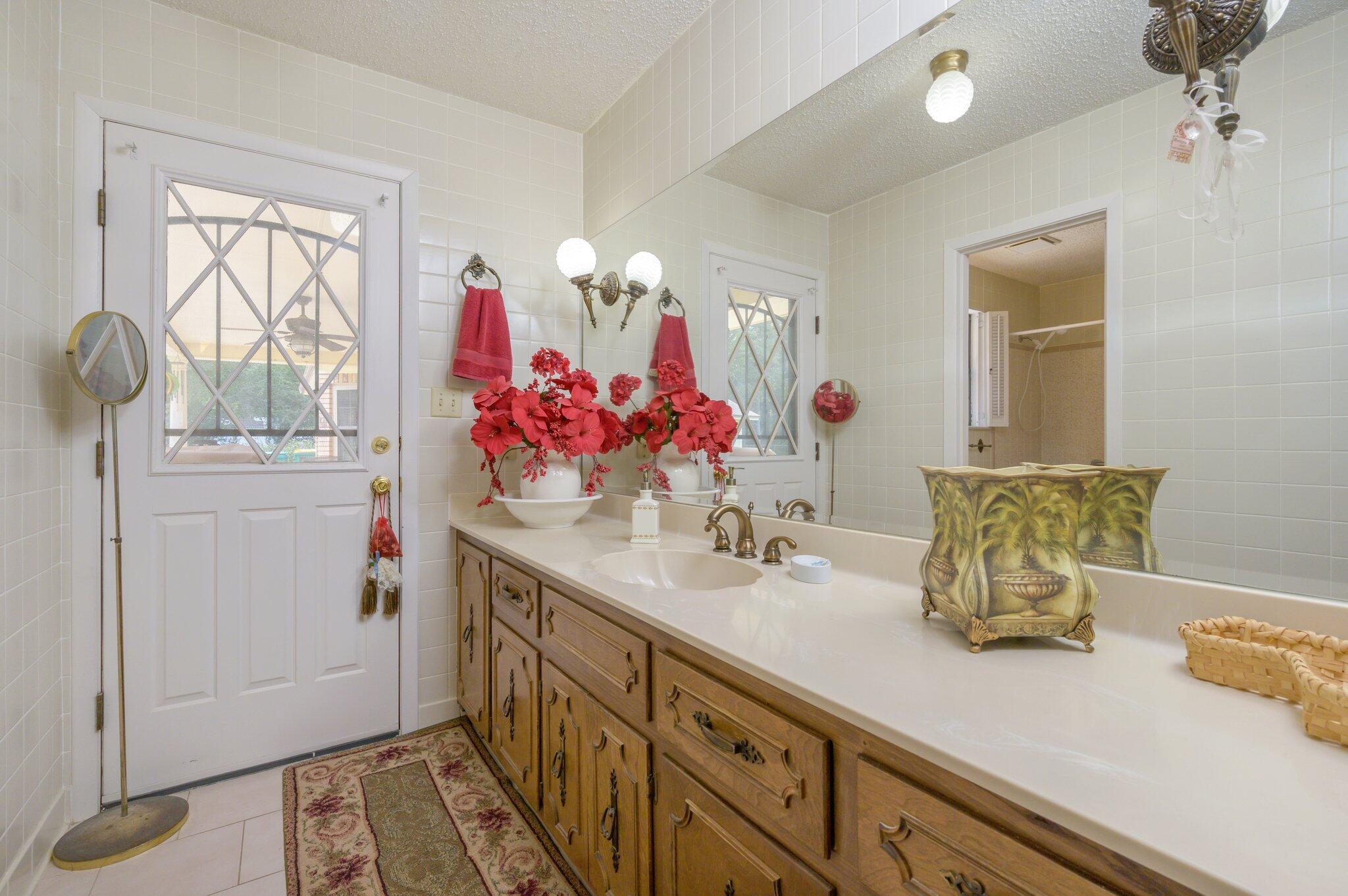 HOLLY HILLS - Residential