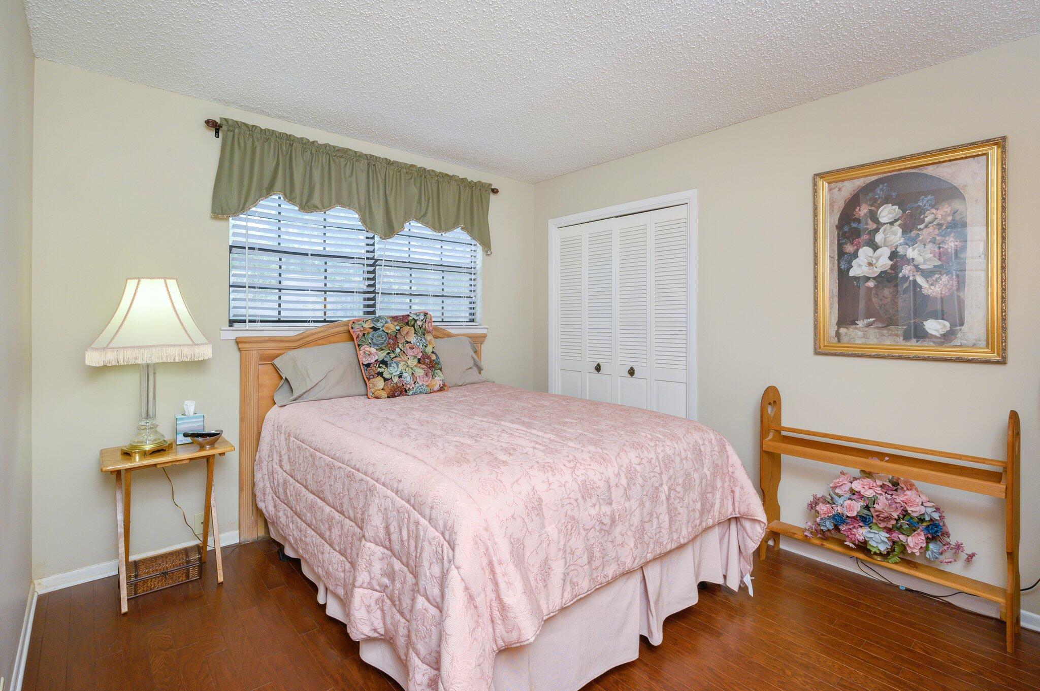 HOLLY HILLS - Residential