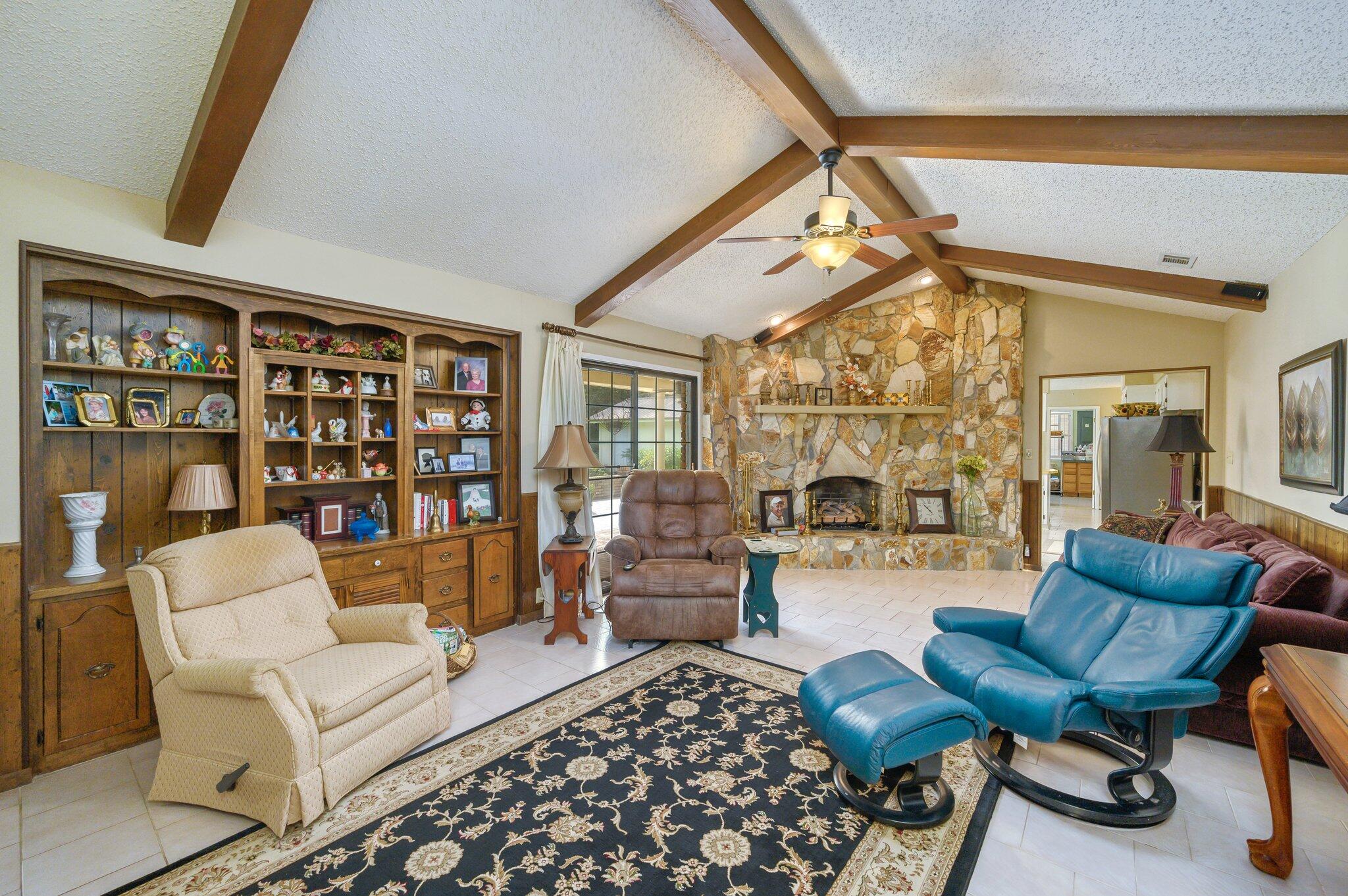 HOLLY HILLS - Residential