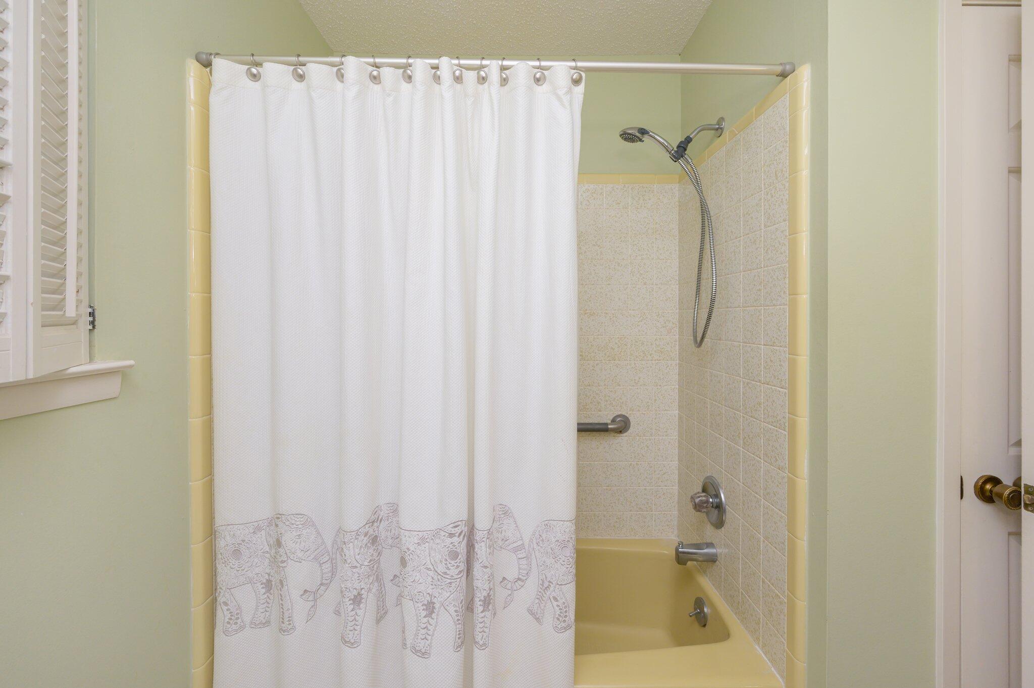 HOLLY HILLS - Residential