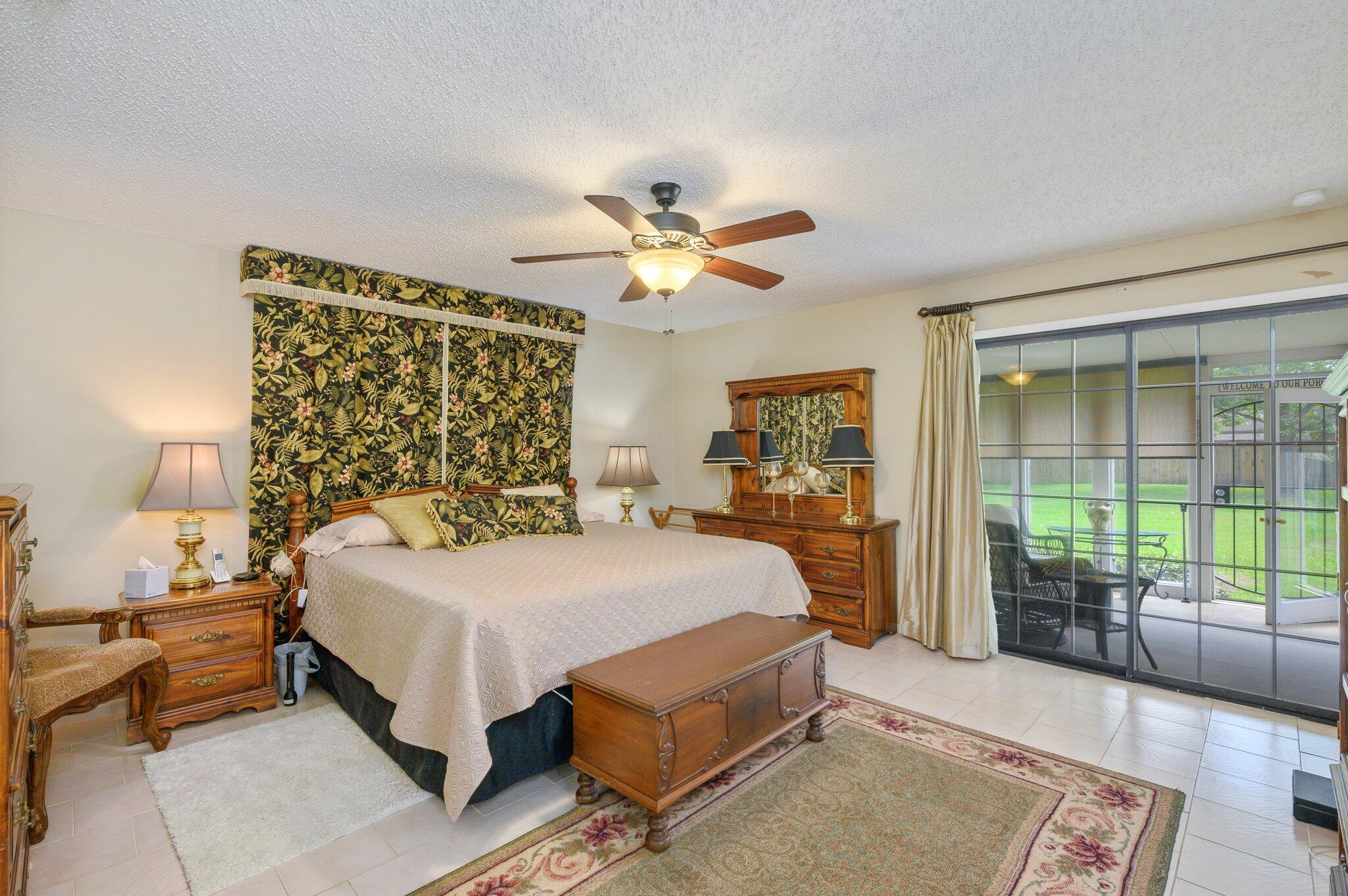 HOLLY HILLS - Residential