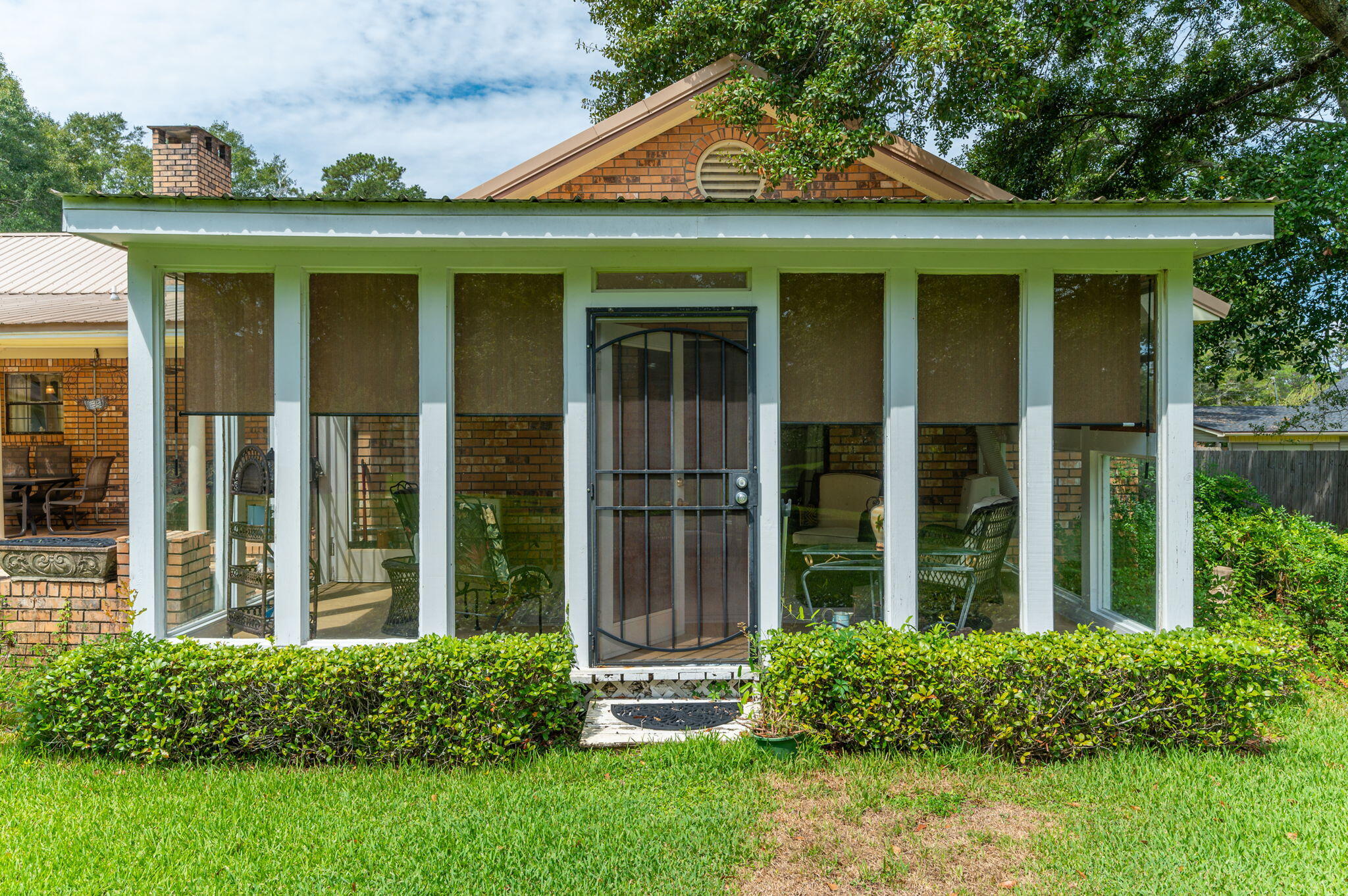 HOLLY HILLS - Residential