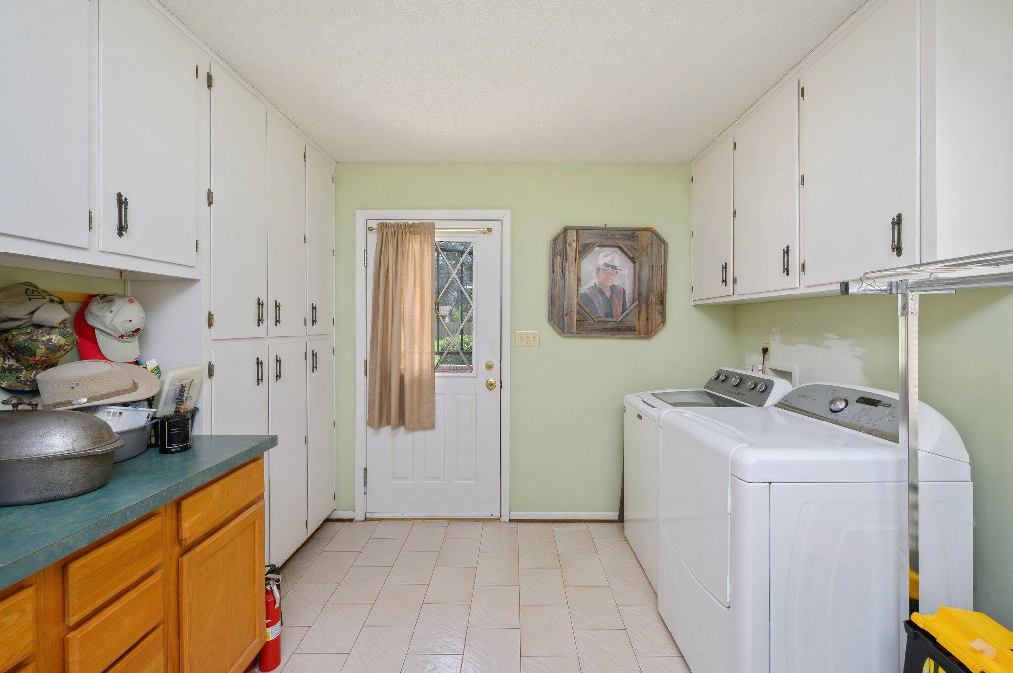 HOLLY HILLS - Residential