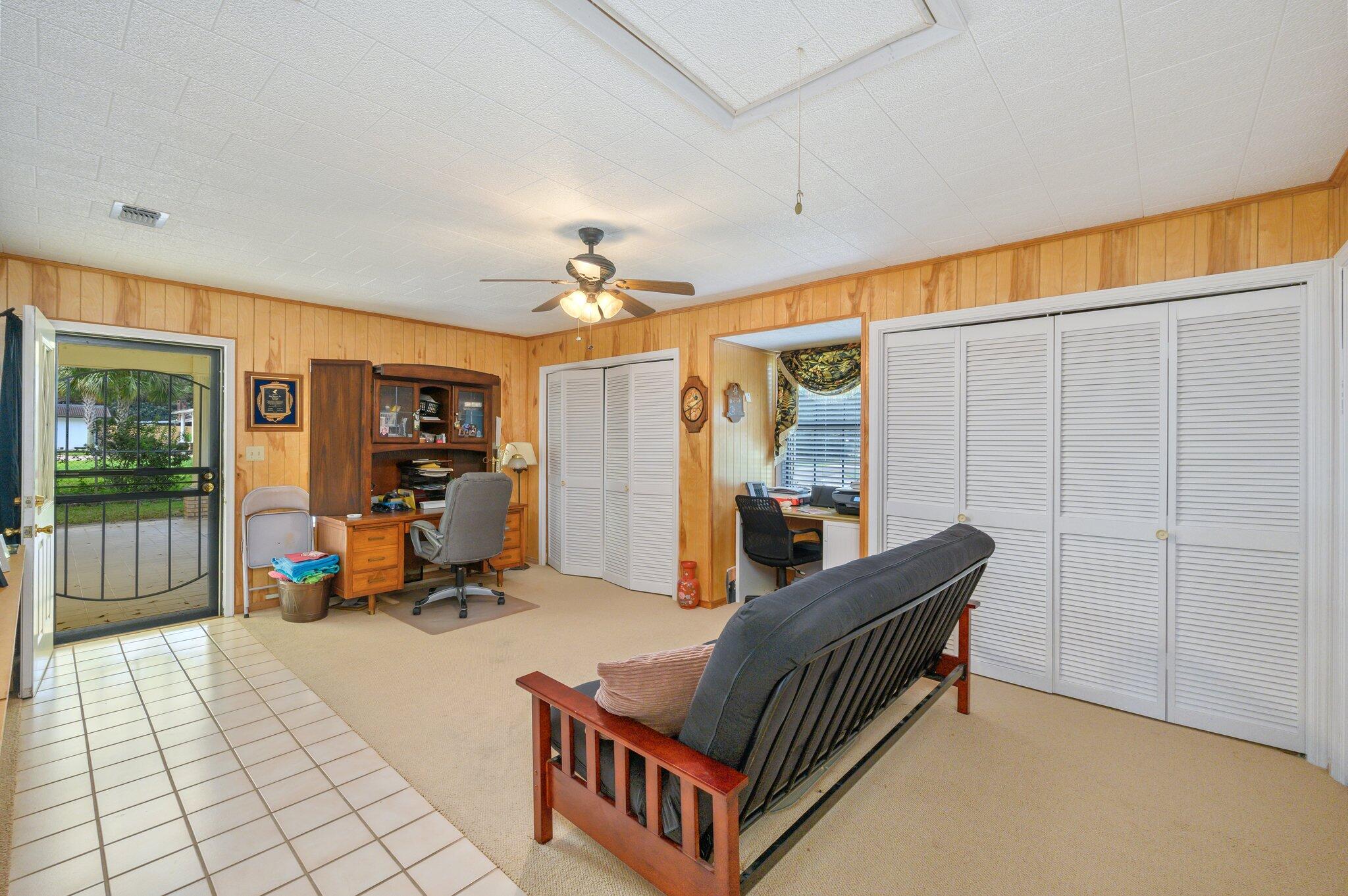 HOLLY HILLS - Residential