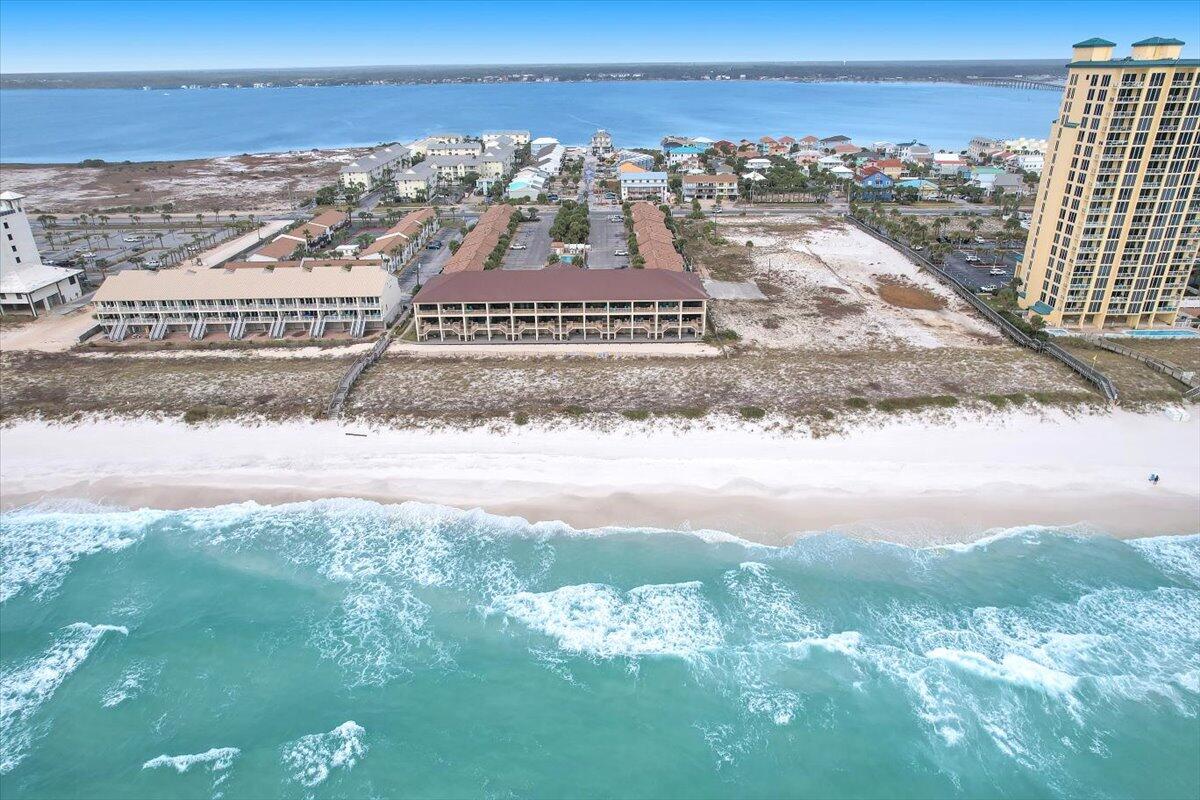 VILLAGE AT NAVARRE - Land