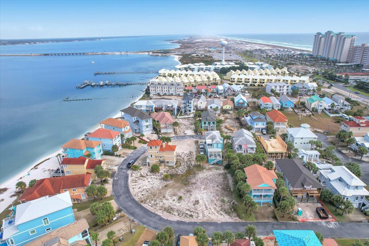 VILLAGE AT NAVARRE - Land