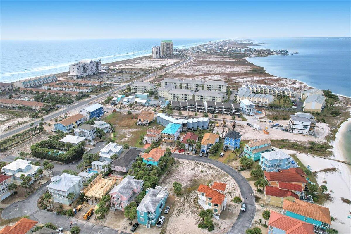 VILLAGE AT NAVARRE - Land