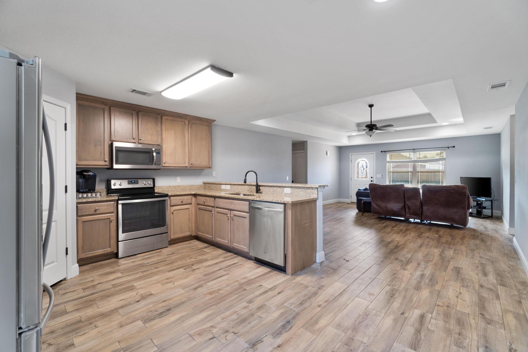SHADOW LAKES - Residential