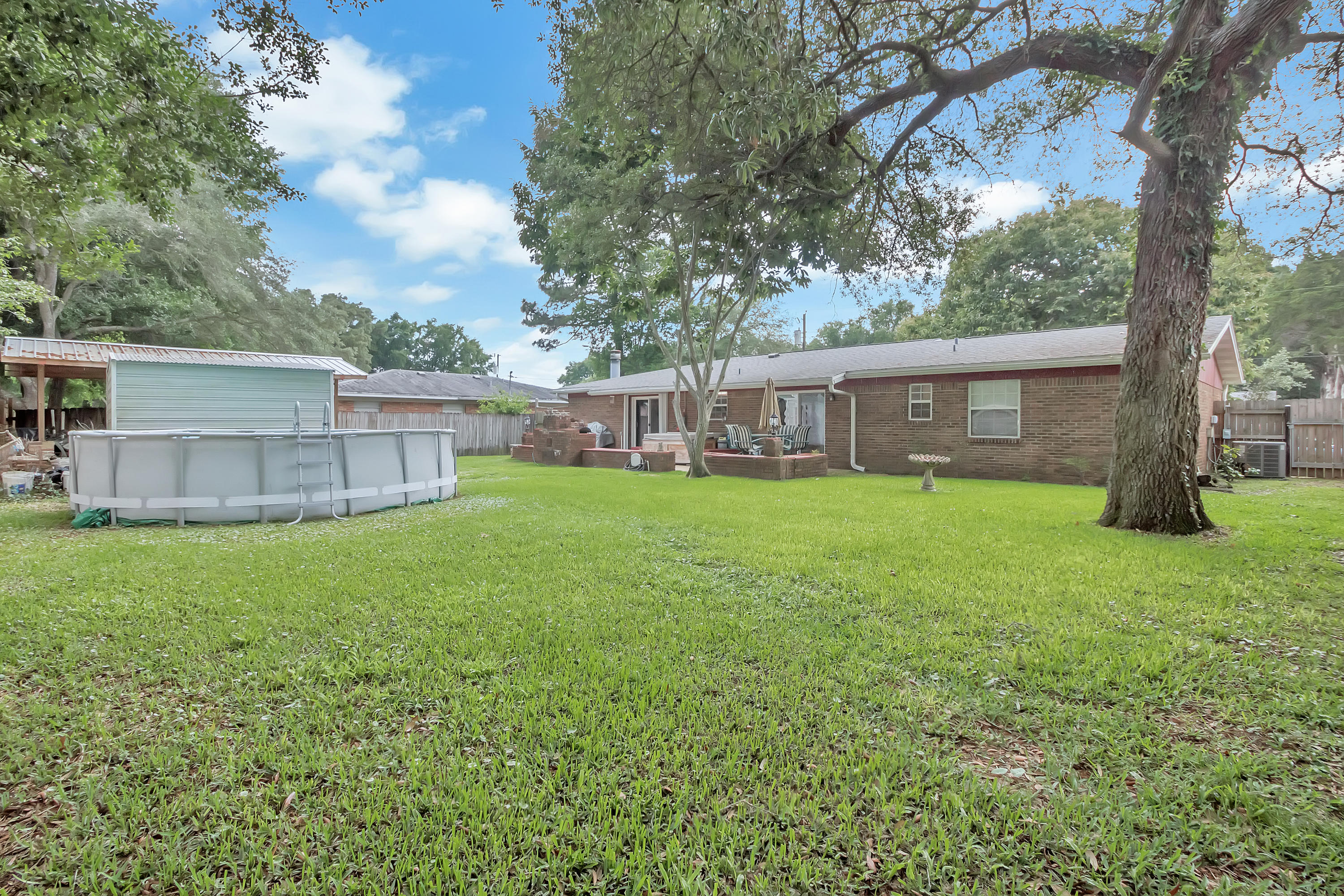 SHERWOOD FOREST - Residential