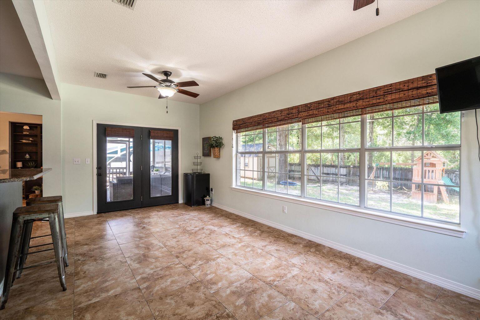 ROCKY BAYOU ESTATES 01 - Residential Lease