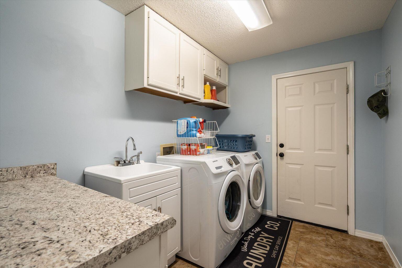 ROCKY BAYOU ESTATES 01 - Residential Lease