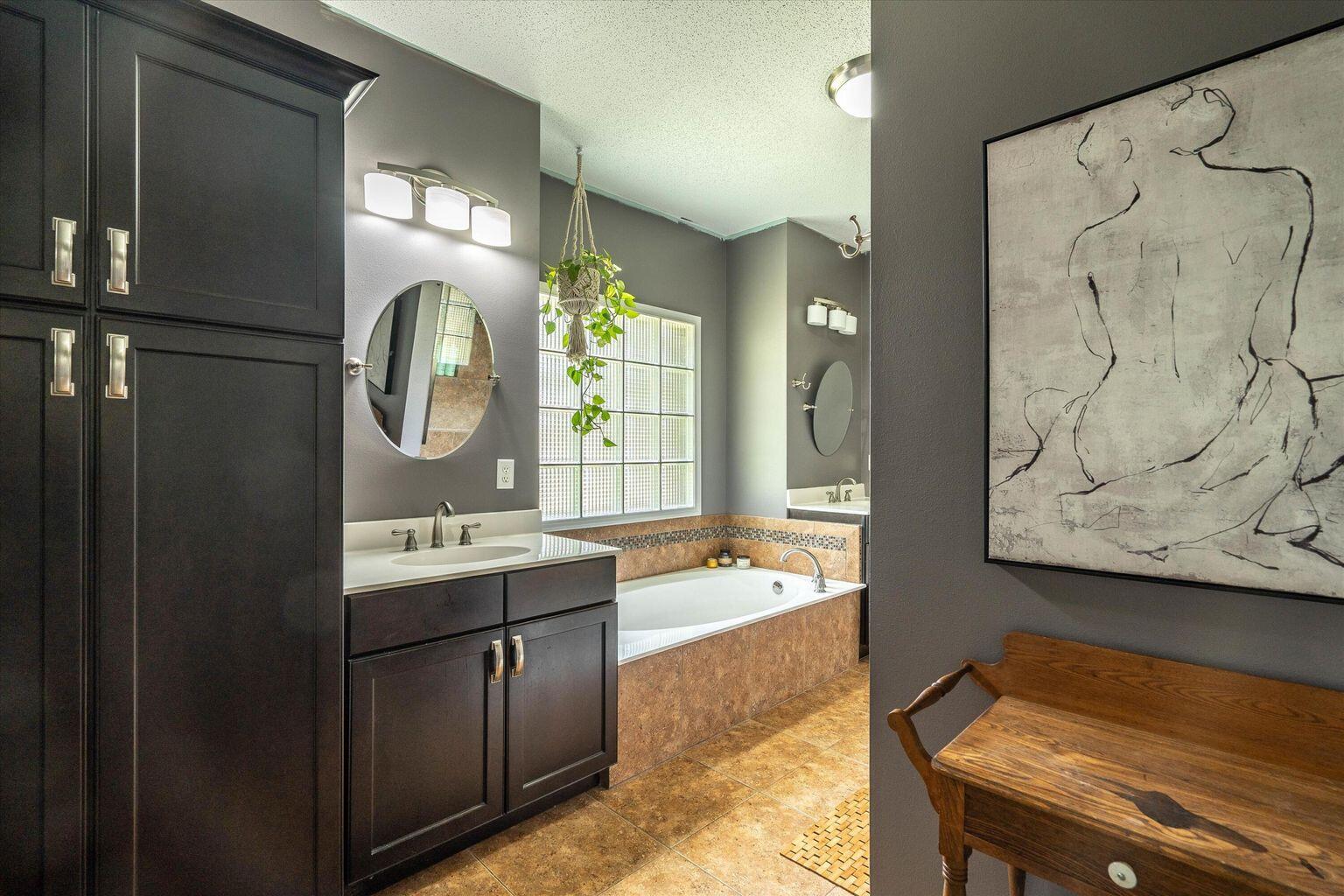 ROCKY BAYOU ESTATES 01 - Residential Lease