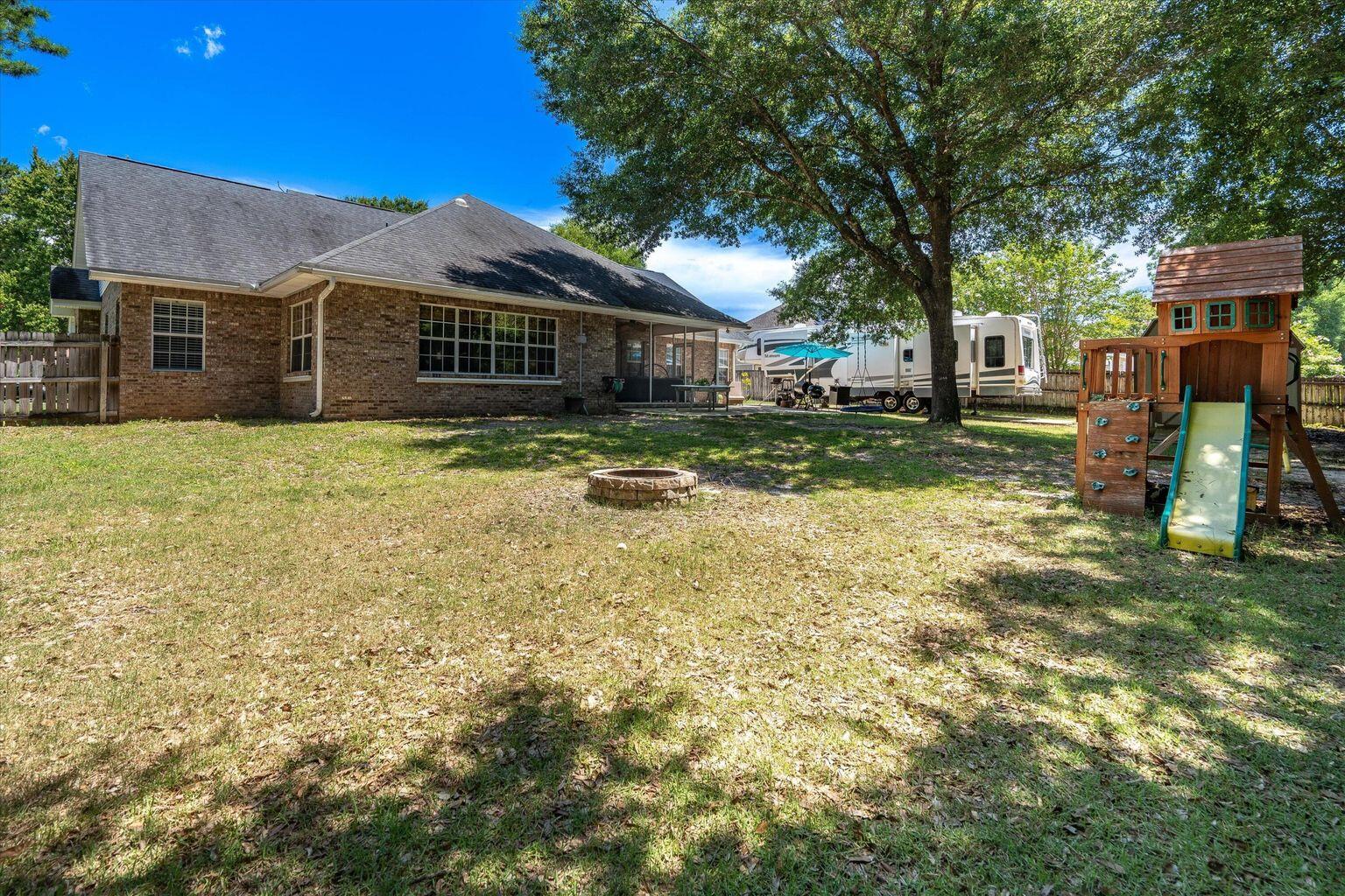 ROCKY BAYOU ESTATES 01 - Residential Lease