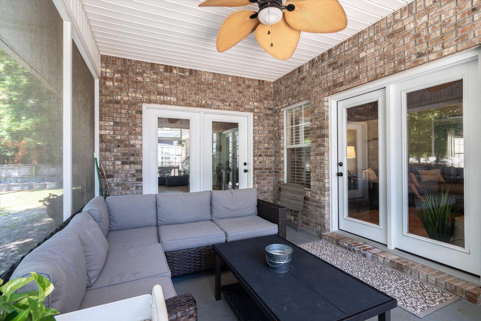ROCKY BAYOU ESTATES 01 - Residential Lease
