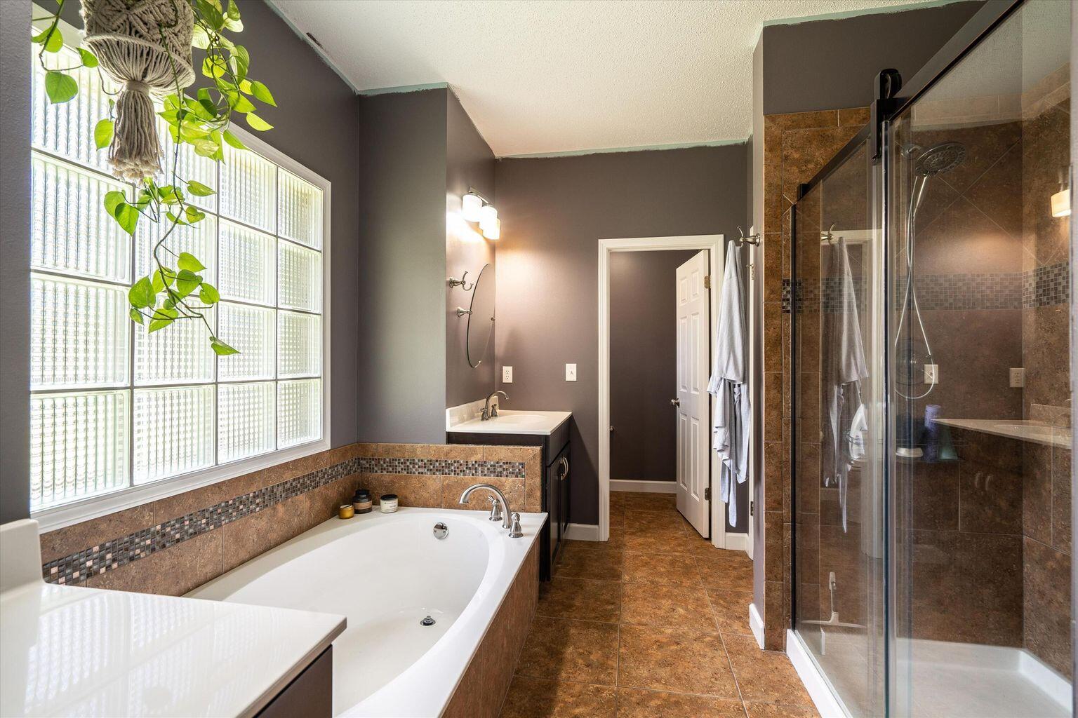 ROCKY BAYOU ESTATES 01 - Residential Lease