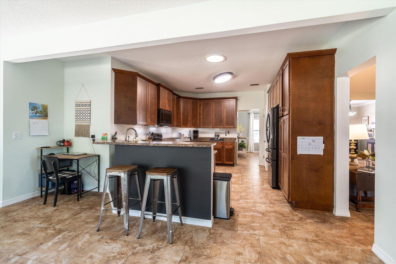 ROCKY BAYOU ESTATES 01 - Residential Lease