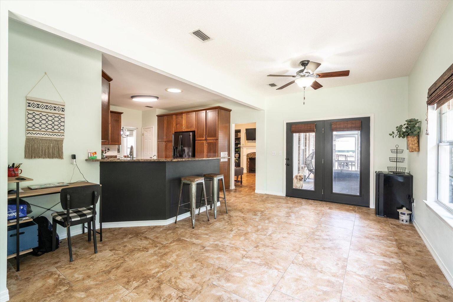 ROCKY BAYOU ESTATES 01 - Residential Lease