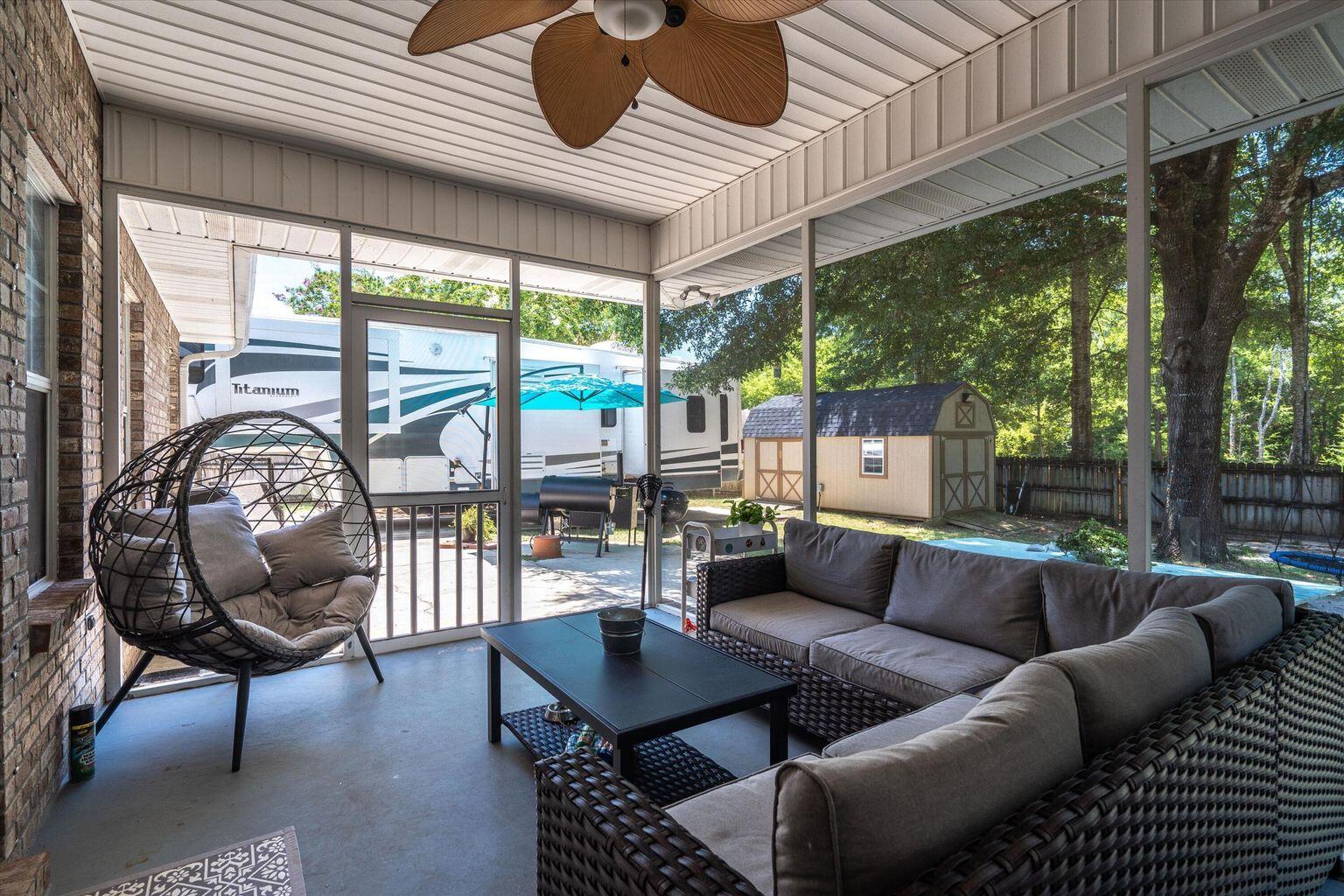 ROCKY BAYOU ESTATES 01 - Residential Lease