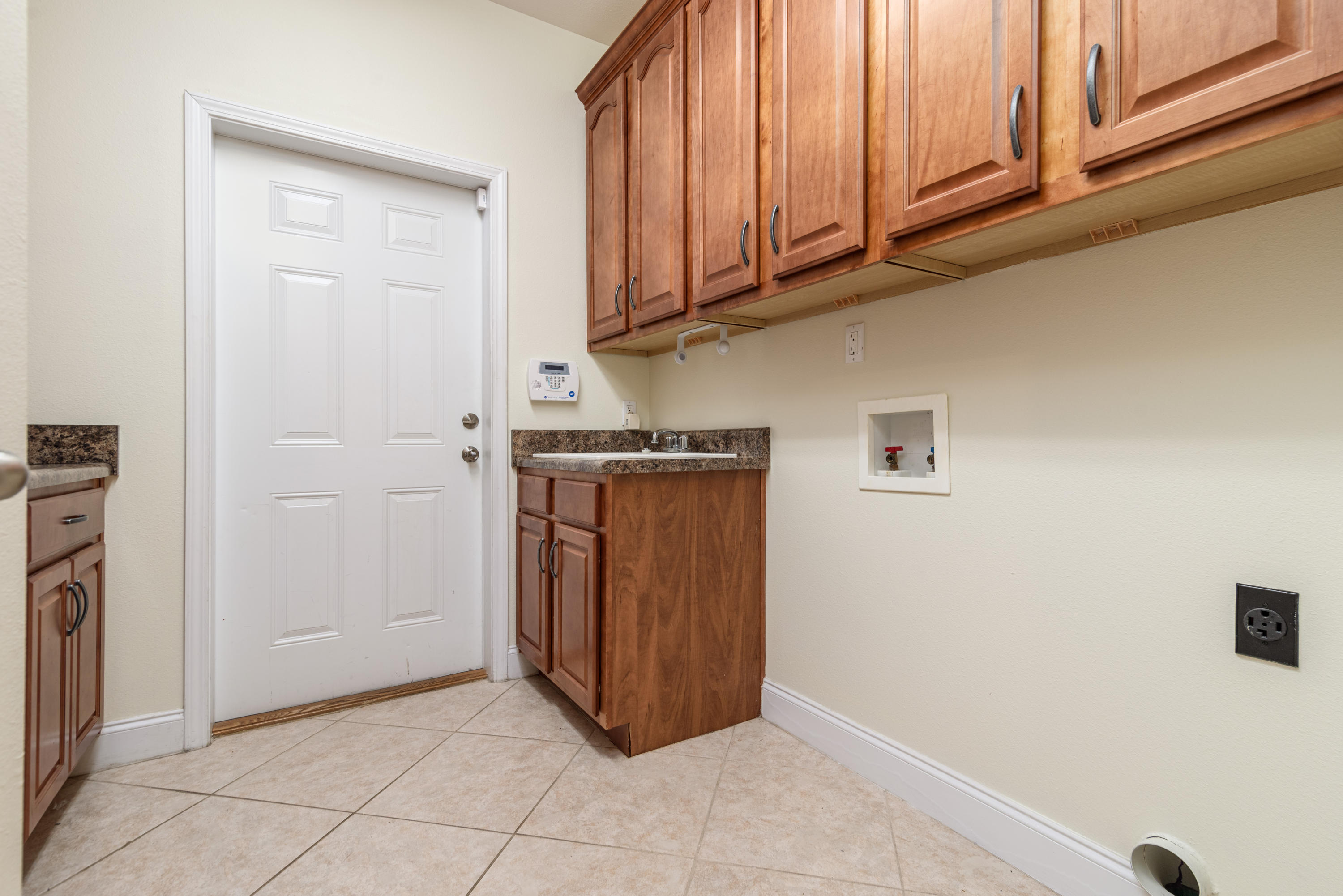 TURNBERRY PLACE - Residential