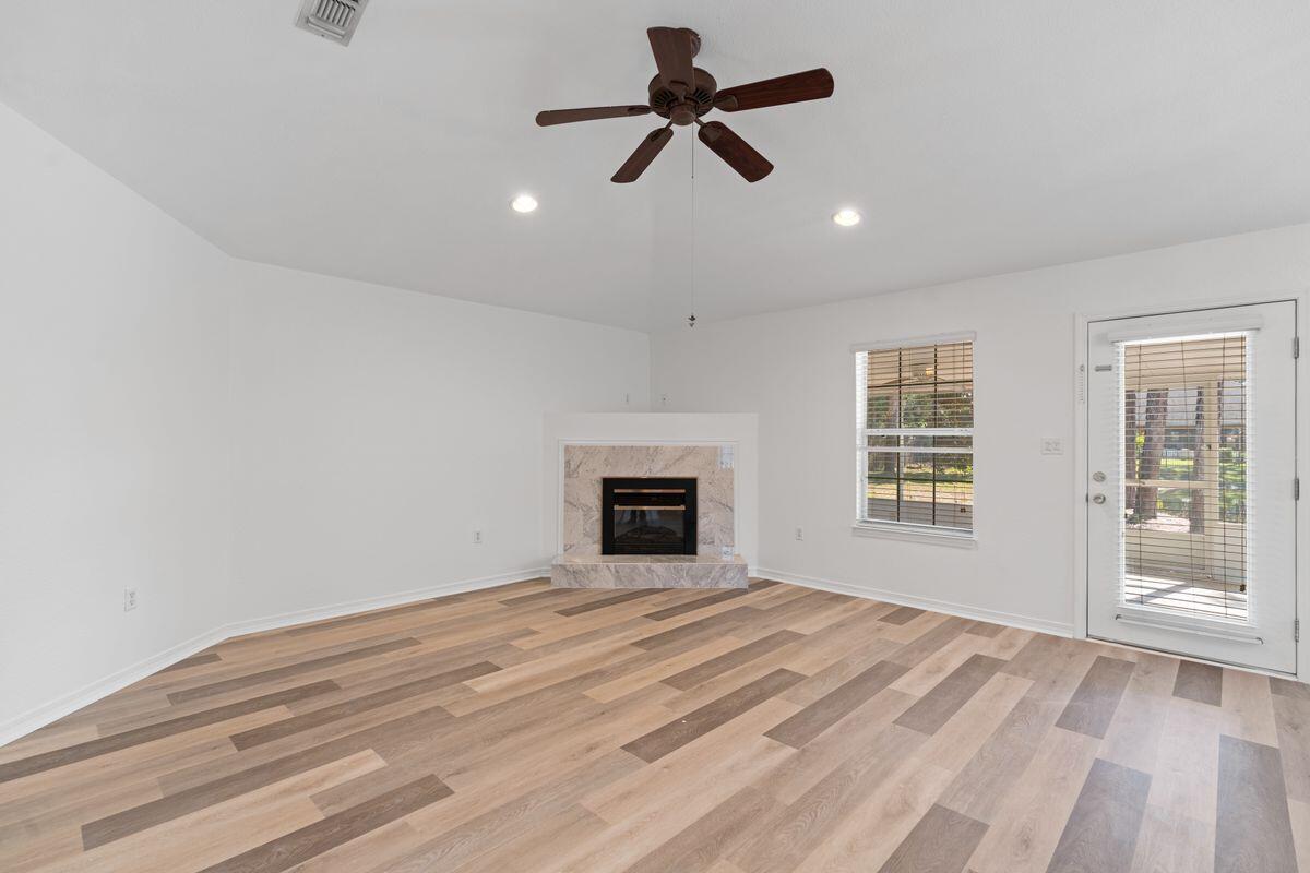 EMERALD LAKES PH 1 - Residential