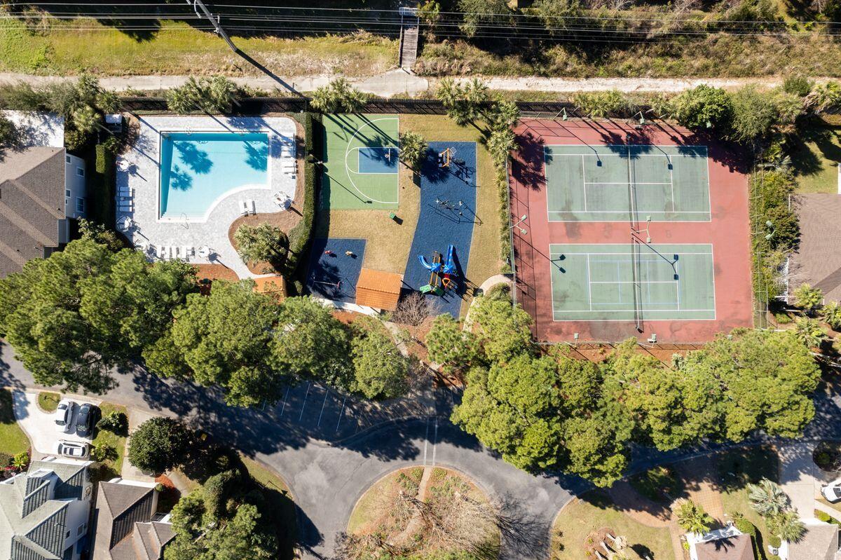 EMERALD LAKES PH 1 - Residential