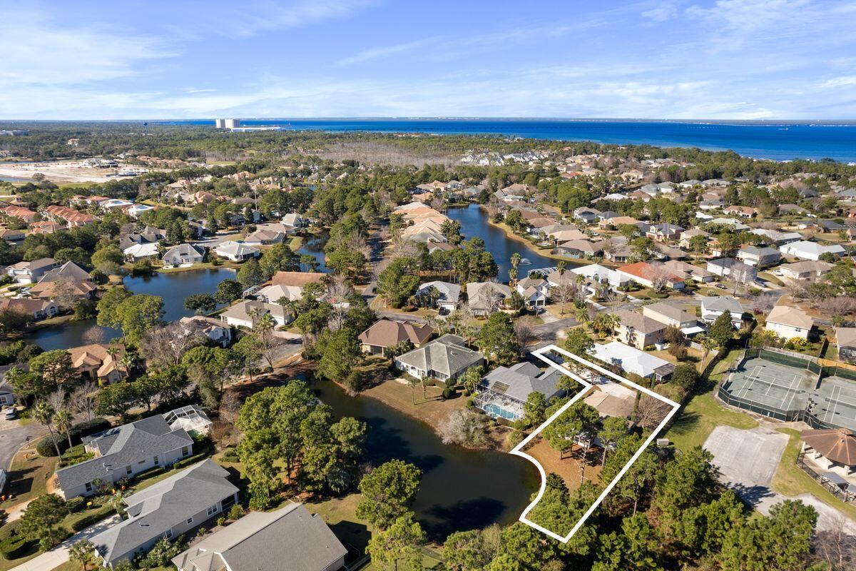 EMERALD LAKES PH 1 - Residential