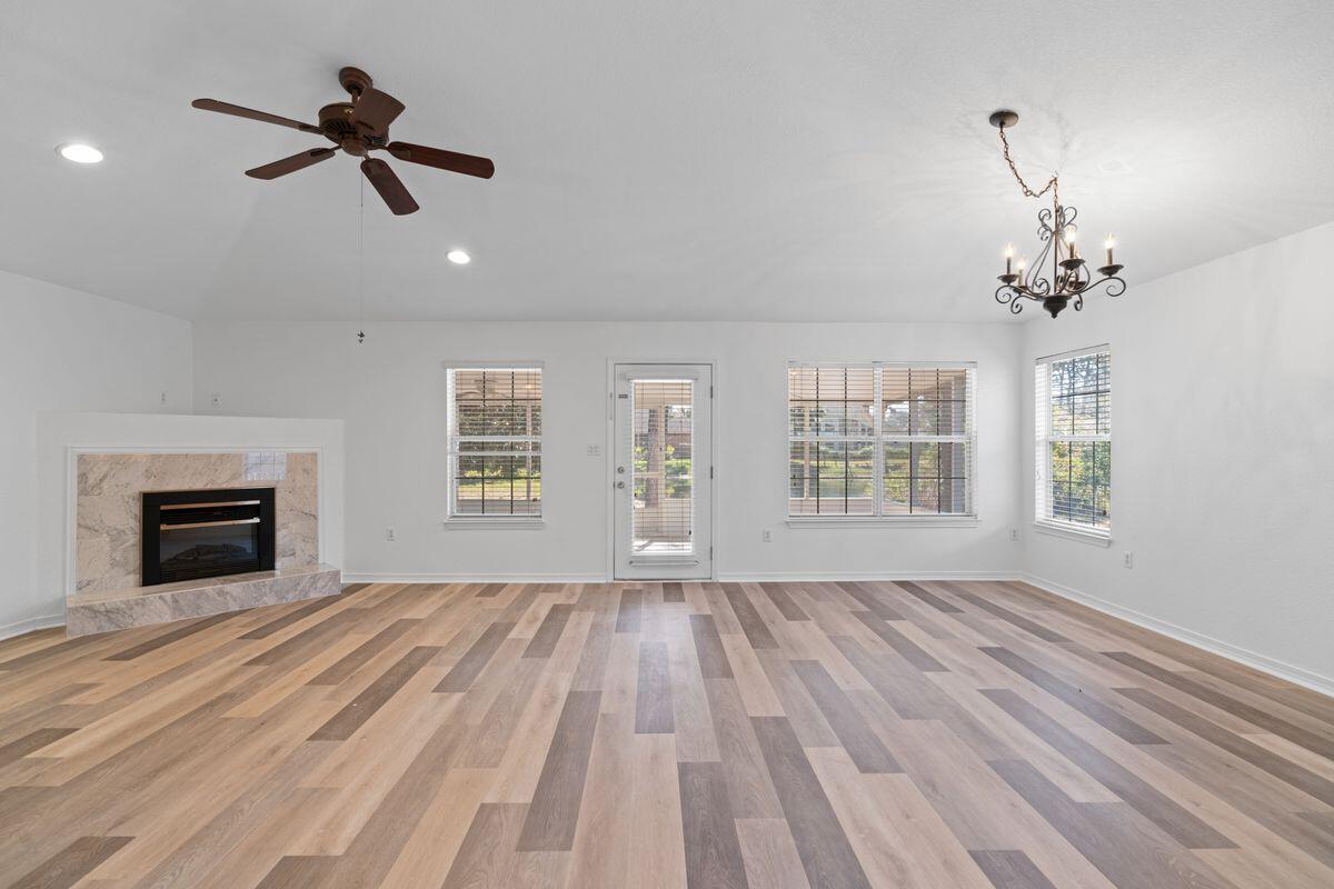 EMERALD LAKES PH 1 - Residential