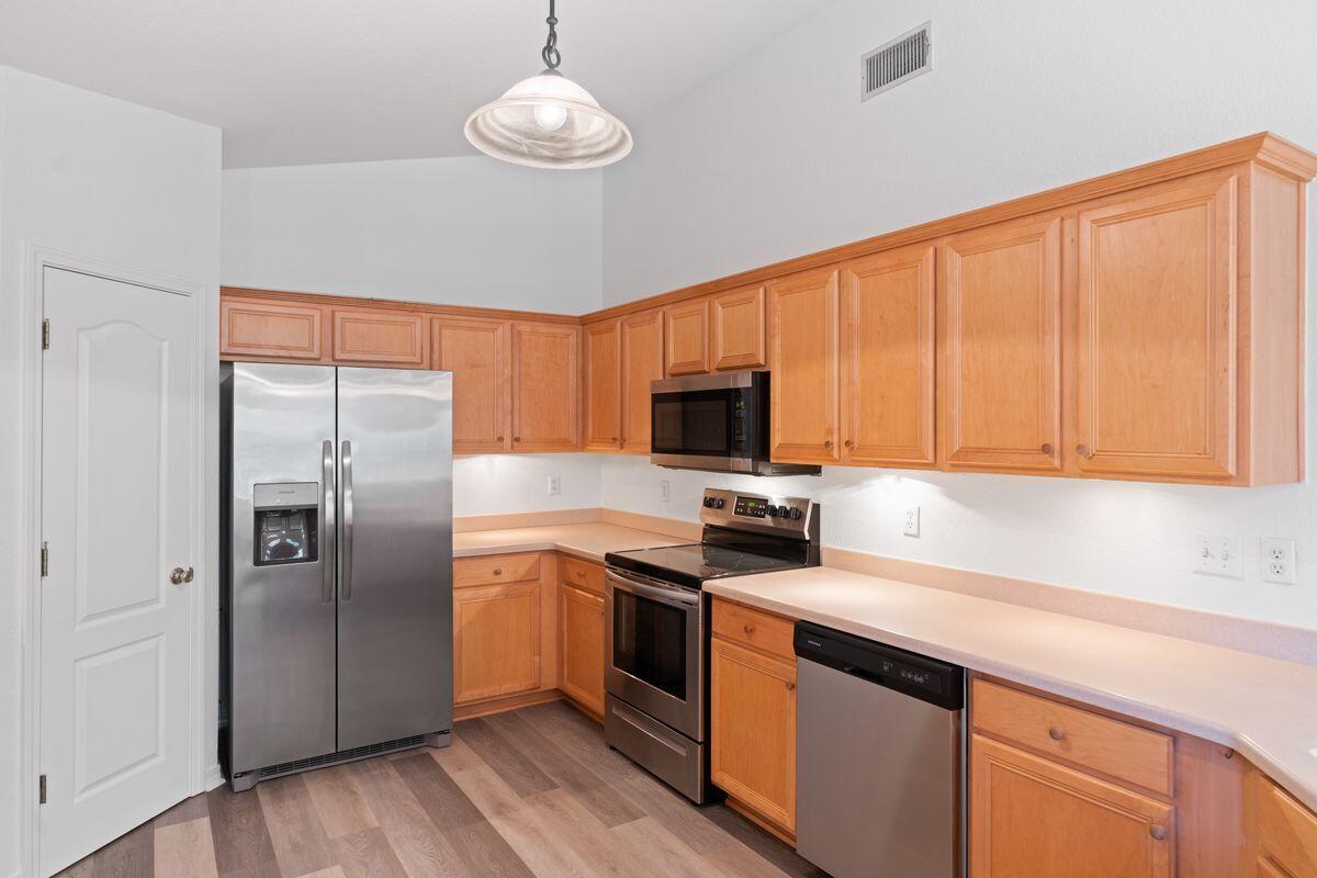 EMERALD LAKES PH 1 - Residential