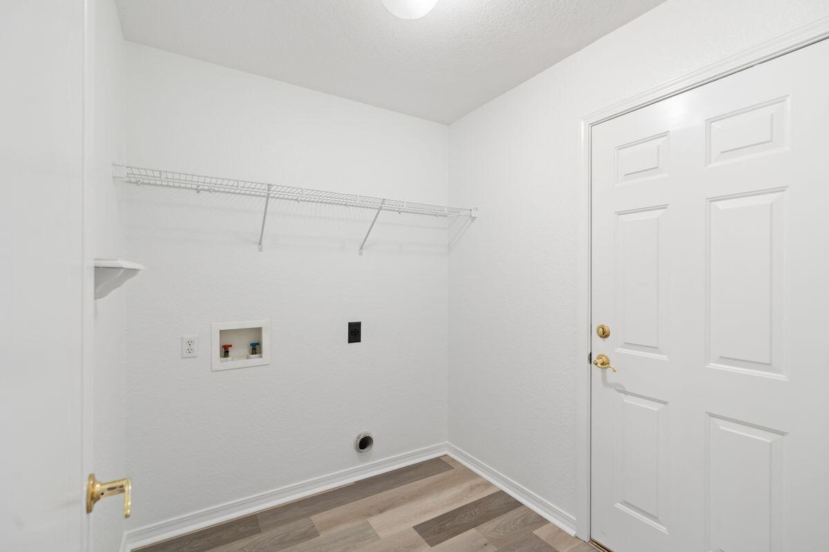 EMERALD LAKES PH 1 - Residential
