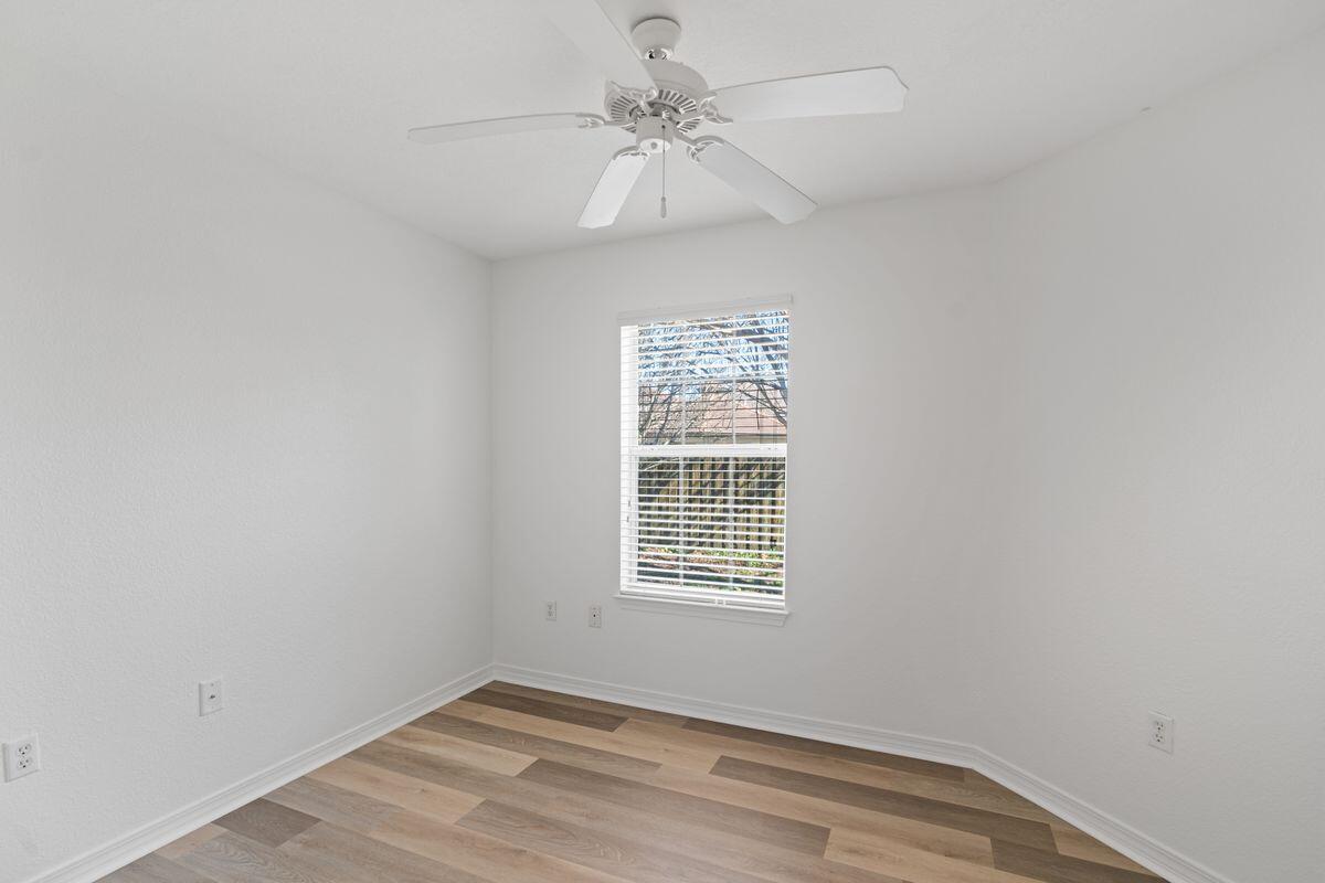 EMERALD LAKES PH 1 - Residential
