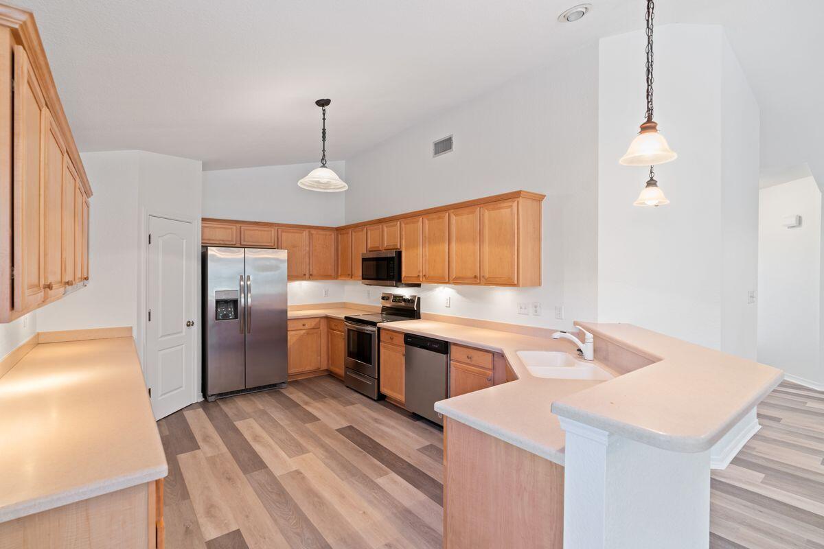 EMERALD LAKES PH 1 - Residential