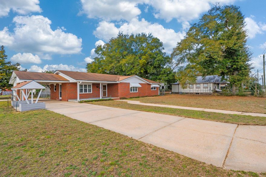 423 W Live Oak Ave, DeFuniak Springs, FL 32435 is brimming with untapped potential and ready for your vision. This spacious fixer-upper sits on a generous lot and features a classic front porch, an open layout, and the kind of bones that investors dream about. With original elements like cloth wiring still in place, it's the perfect opportunity to modernize and add value. Whether you're looking to flip, renovate and rent, or hold as a long-term asset, this property offers flexibility and upside. Located just minutes from downtown and Lake DeFuniak, it's a smart buy for anyone ready to transform potential into profit. Don't miss the chance to bring this beauty back to life--and build equity along the way.