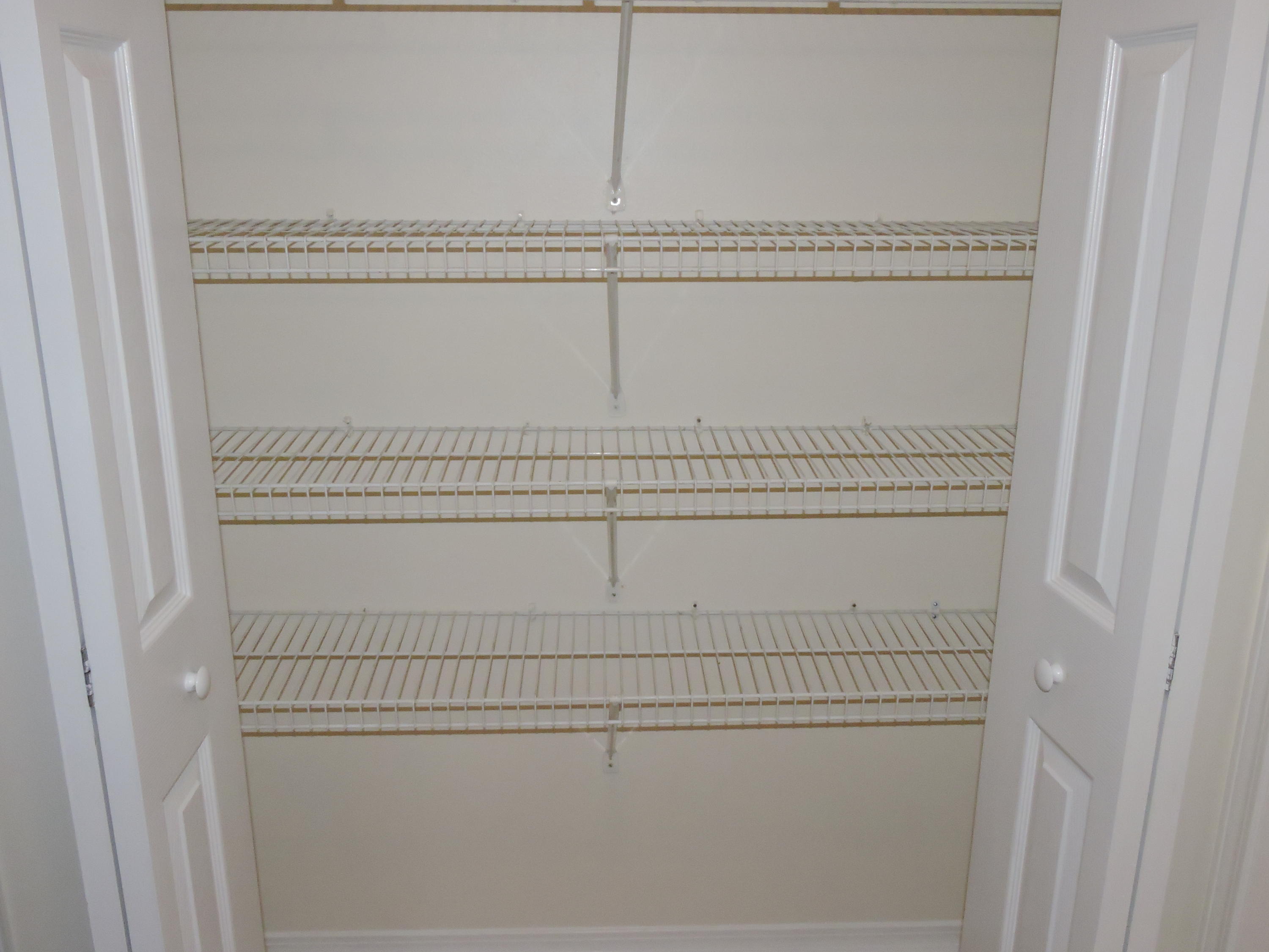 COUNTRYVIEW ESTATES 5TH ADDN - Residential Lease